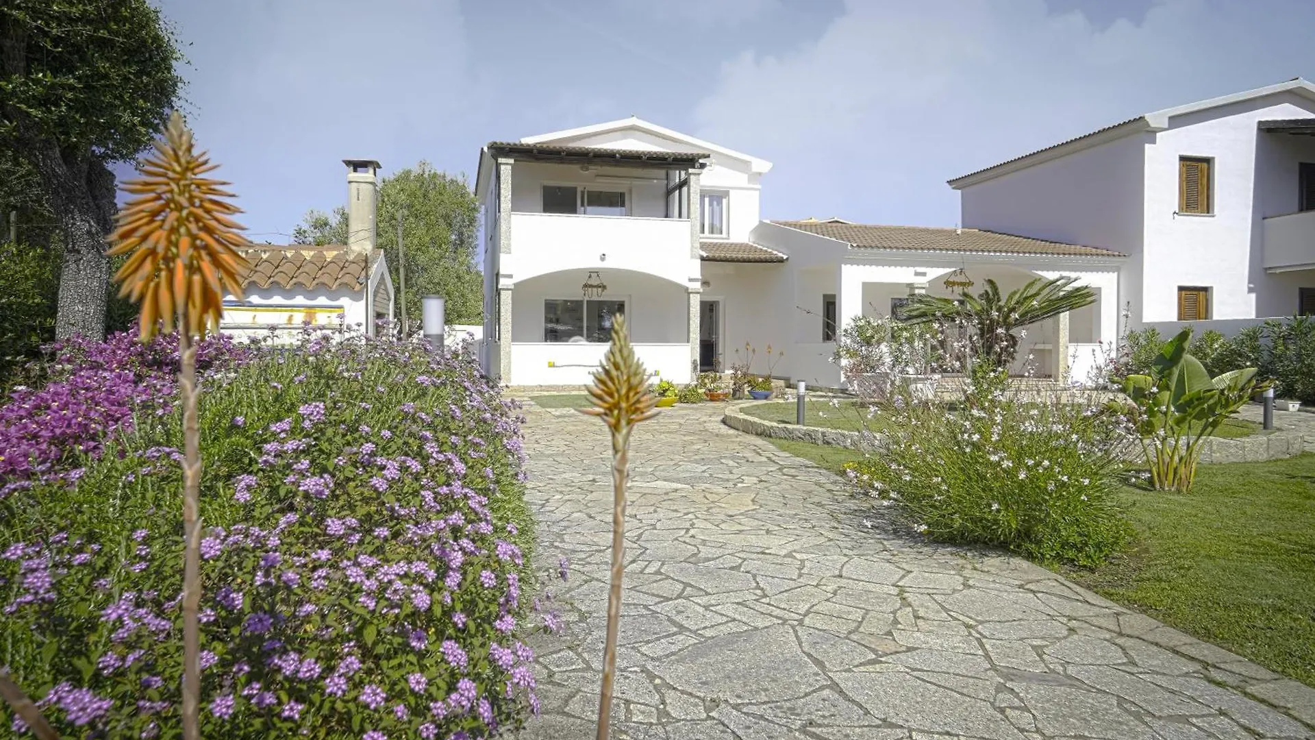 Sardegna - Villa Mirto & Flowers Olbia